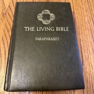 The Living Bible Paraphrased Tyndale 1971 Green Padded Hardcover
